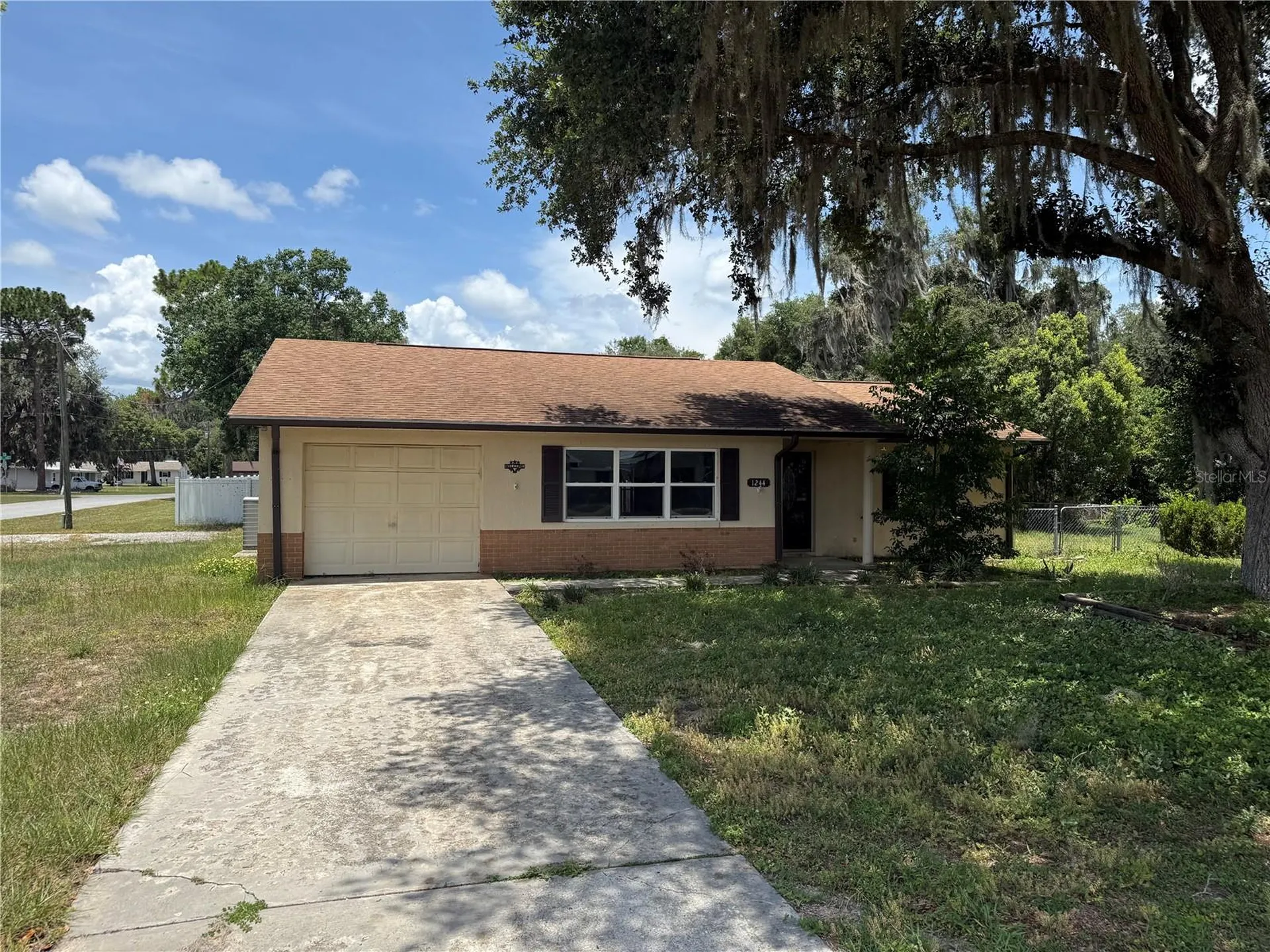 1244 County Road 437 Lake Panasoffkee FL 33538