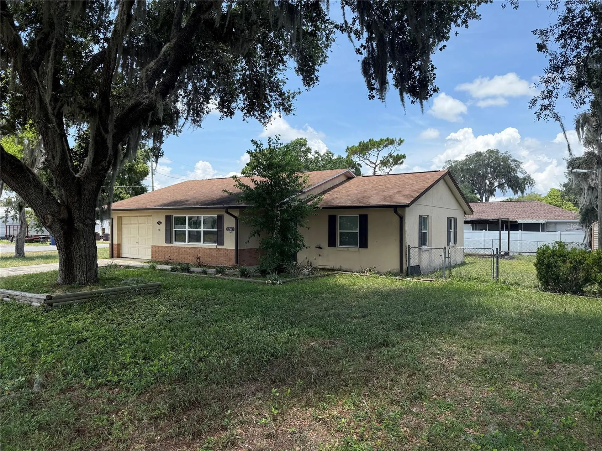 1244 County Road 437 Lake Panasoffkee FL 33538