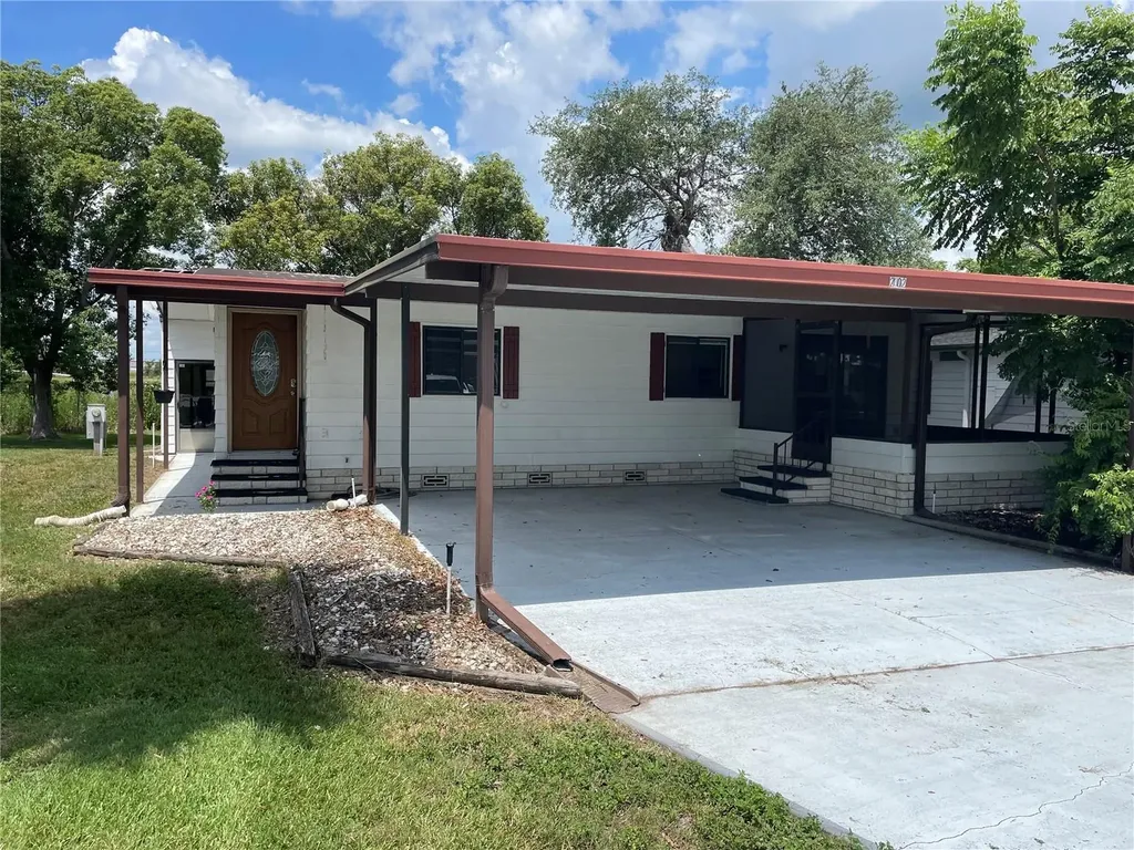 2102 Canopy Circle Zellwood FL 32798