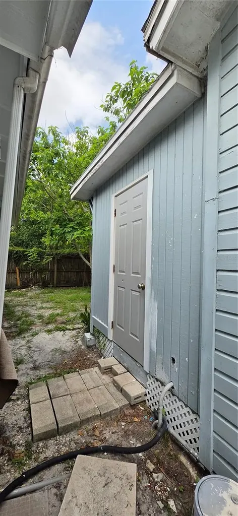 8211 N 10th Street Tampa FL 33604