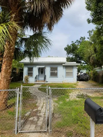 8211 N 10th Street Tampa FL 33604