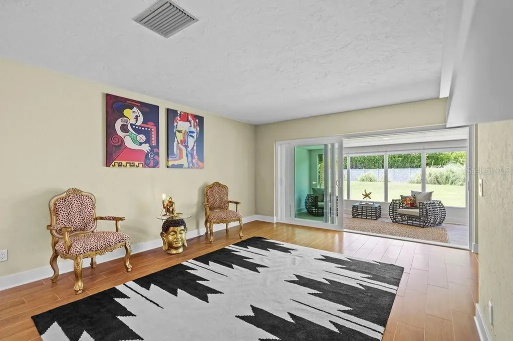 215 Boca Ciega Point Boulevard N St Petersburg FL 33708
