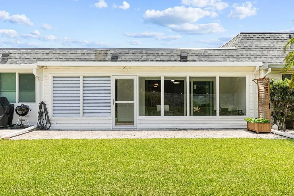 215 Boca Ciega Point Boulevard N St Petersburg FL 33708