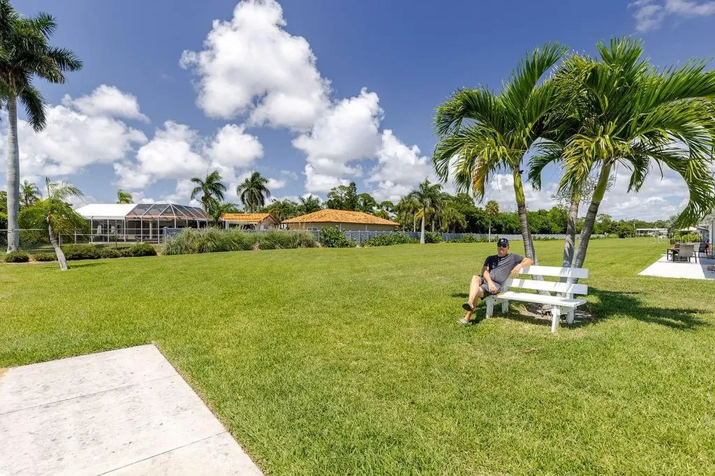 215 Boca Ciega Point Boulevard N St Petersburg FL 33708