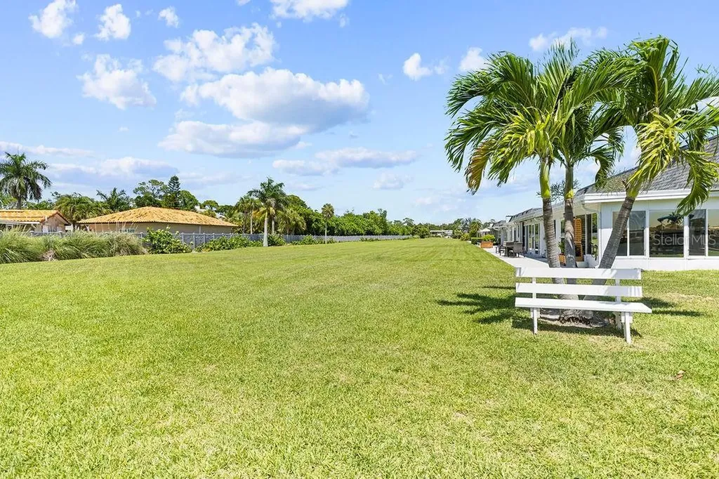 215 Boca Ciega Point Boulevard N St Petersburg FL 33708