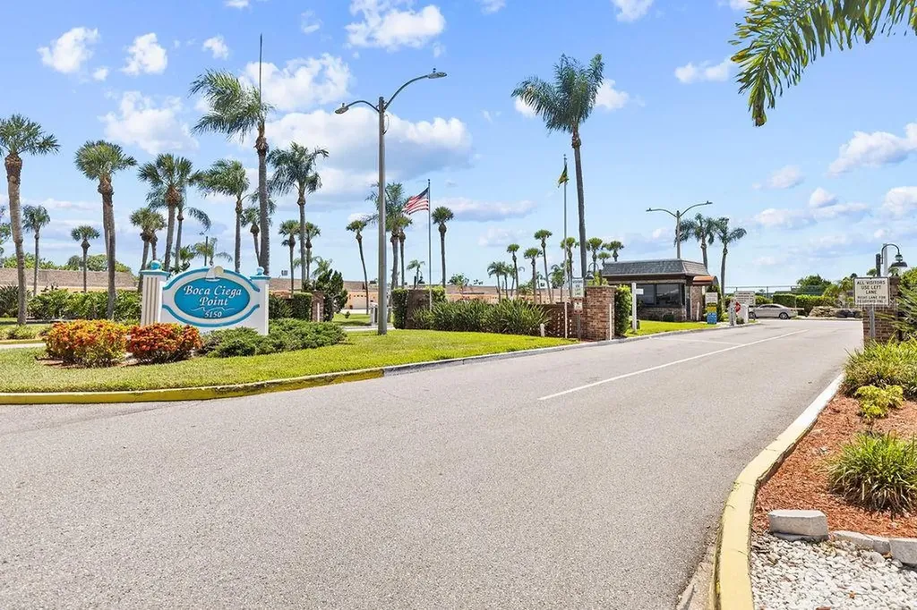 215 Boca Ciega Point Boulevard N St Petersburg FL 33708