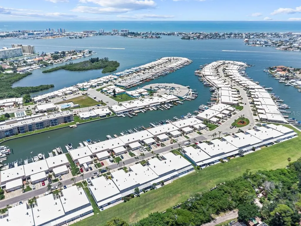 215 Boca Ciega Point Boulevard N St Petersburg FL 33708