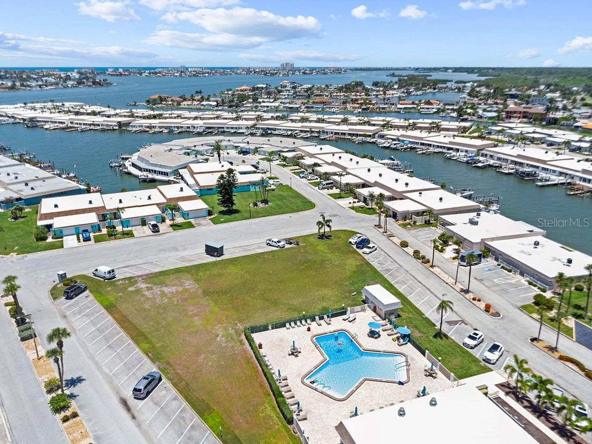 215 Boca Ciega Point Boulevard N St Petersburg FL 33708