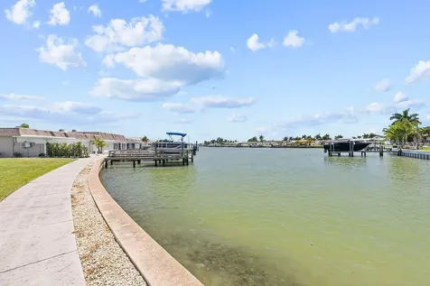 215 Boca Ciega Point Boulevard N St Petersburg FL 33708