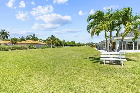 215 Boca Ciega Point Boulevard N St Petersburg FL 33708