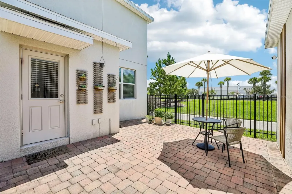 11886 Fiction Avenue Orlando FL 32832