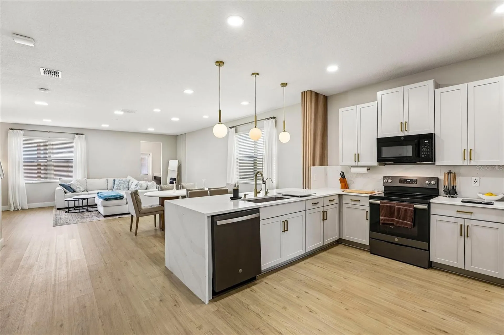 11886 Fiction Avenue Orlando FL 32832