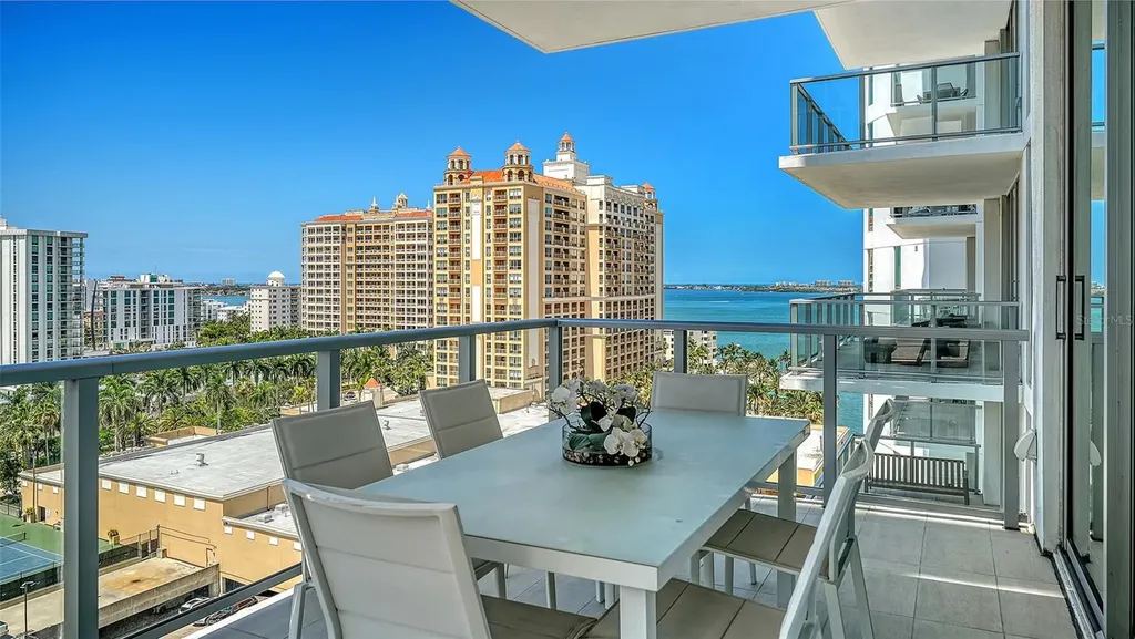 301 Quay Commons Sarasota FL 34236