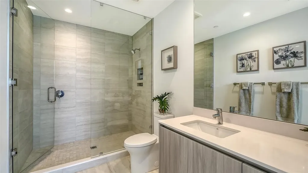 301 Quay Commons Sarasota FL 34236