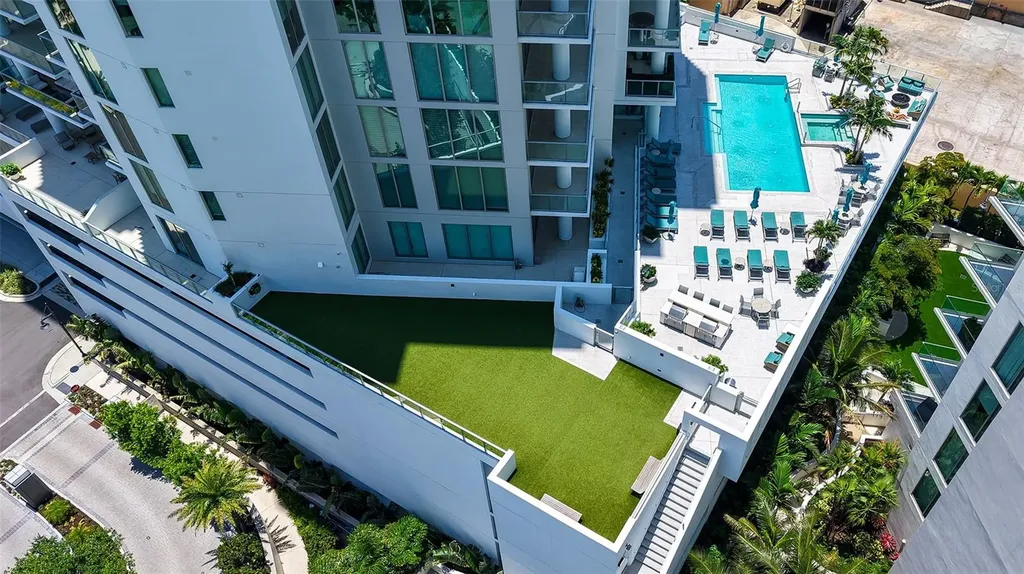 301 Quay Commons Sarasota FL 34236
