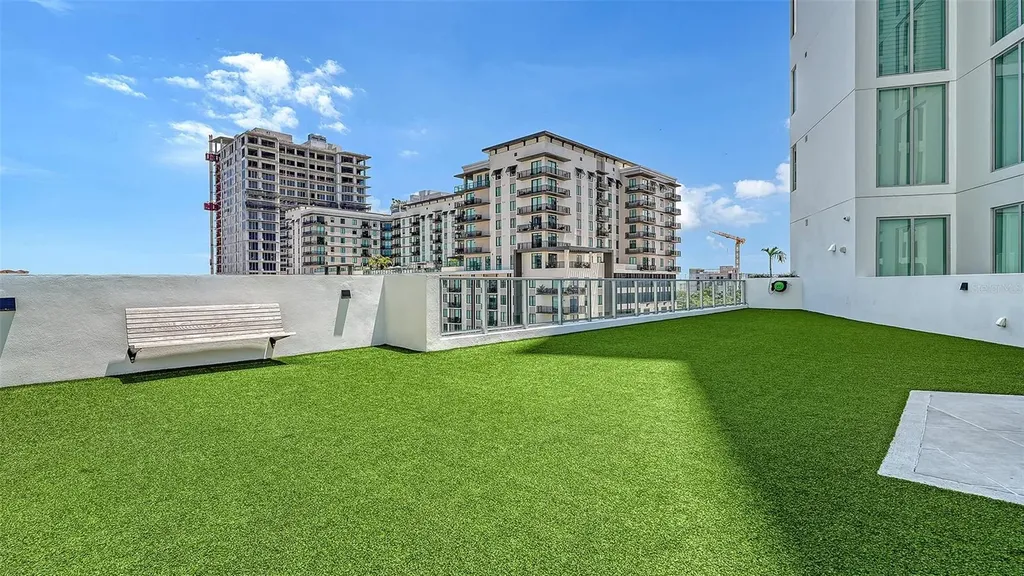 301 Quay Commons Sarasota FL 34236