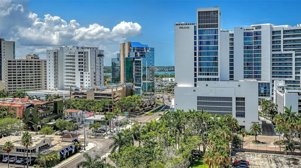 301 Quay Commons Sarasota FL 34236