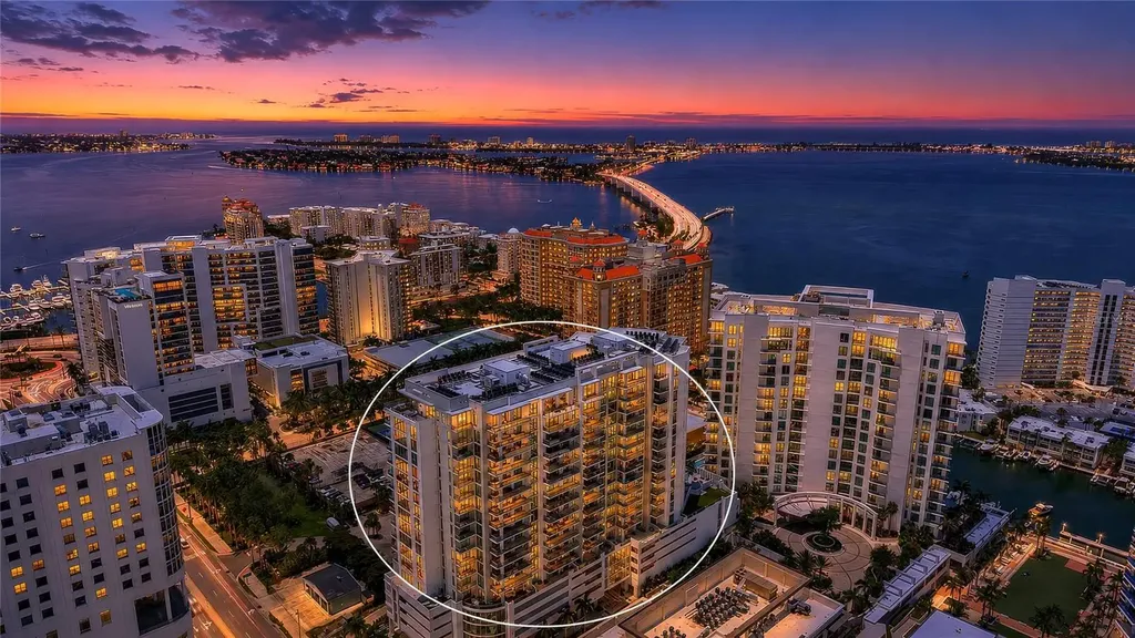 301 Quay Commons Sarasota FL 34236