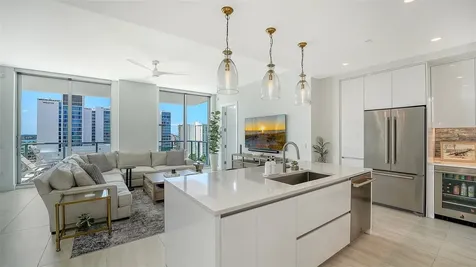 301 Quay Commons Sarasota FL 34236