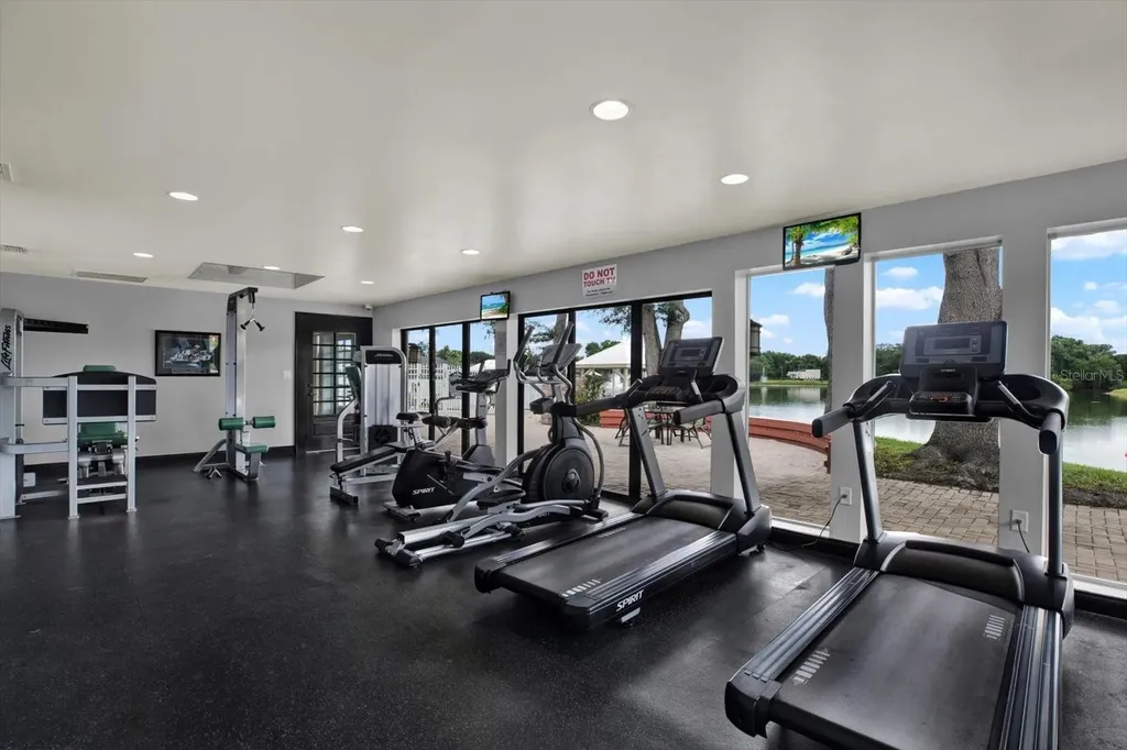 308 Lake Parsons Green Brandon FL 33511