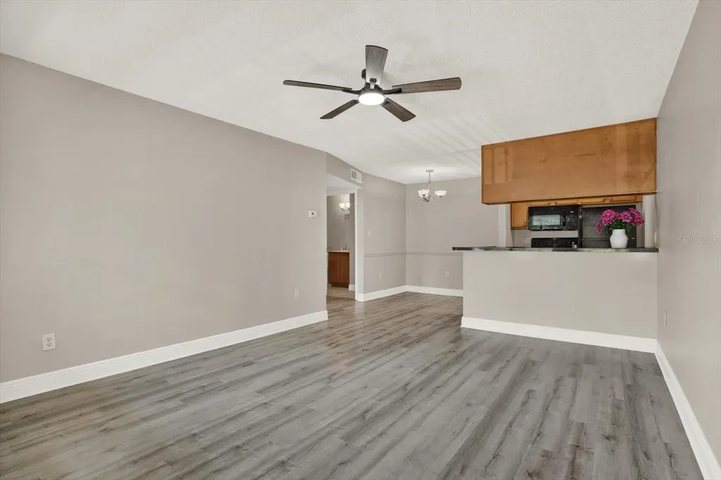 308 Lake Parsons Green Brandon FL 33511