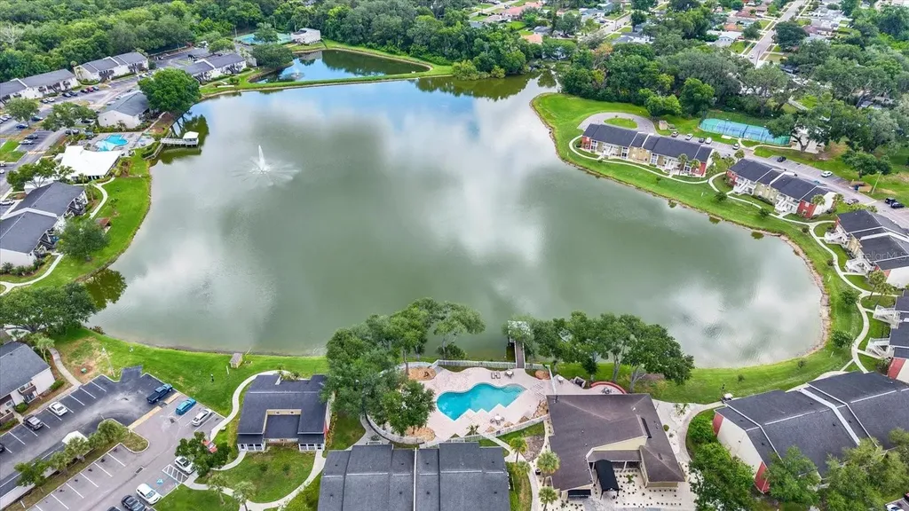 308 Lake Parsons Green Brandon FL 33511