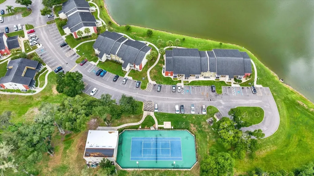 308 Lake Parsons Green Brandon FL 33511