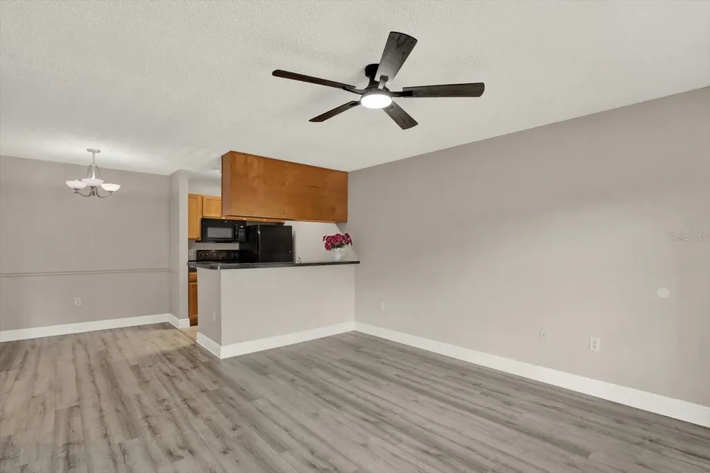 308 Lake Parsons Green Brandon FL 33511