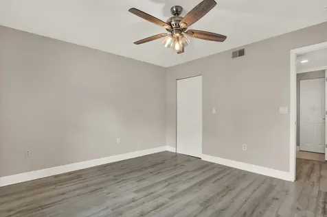 308 Lake Parsons Green Brandon FL 33511