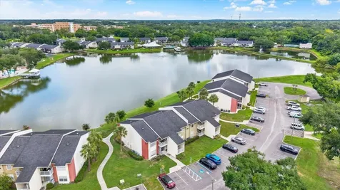 308 Lake Parsons Green Brandon FL 33511