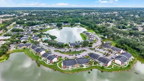 308 Lake Parsons Green Brandon FL 33511