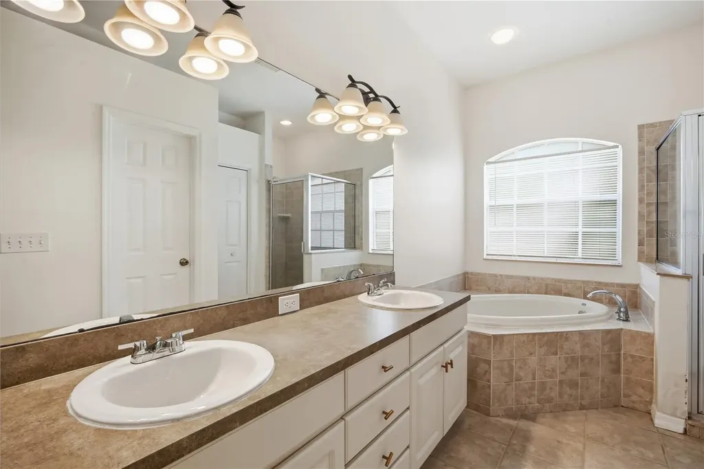 5912 Bramble Bush Court Zephyrhills FL 33541