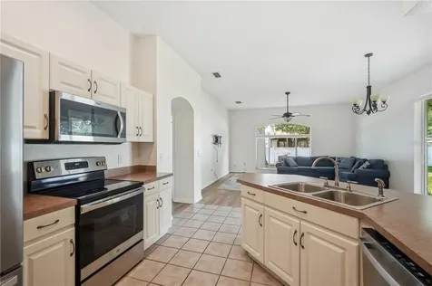 5912 Bramble Bush Court Zephyrhills FL 33541