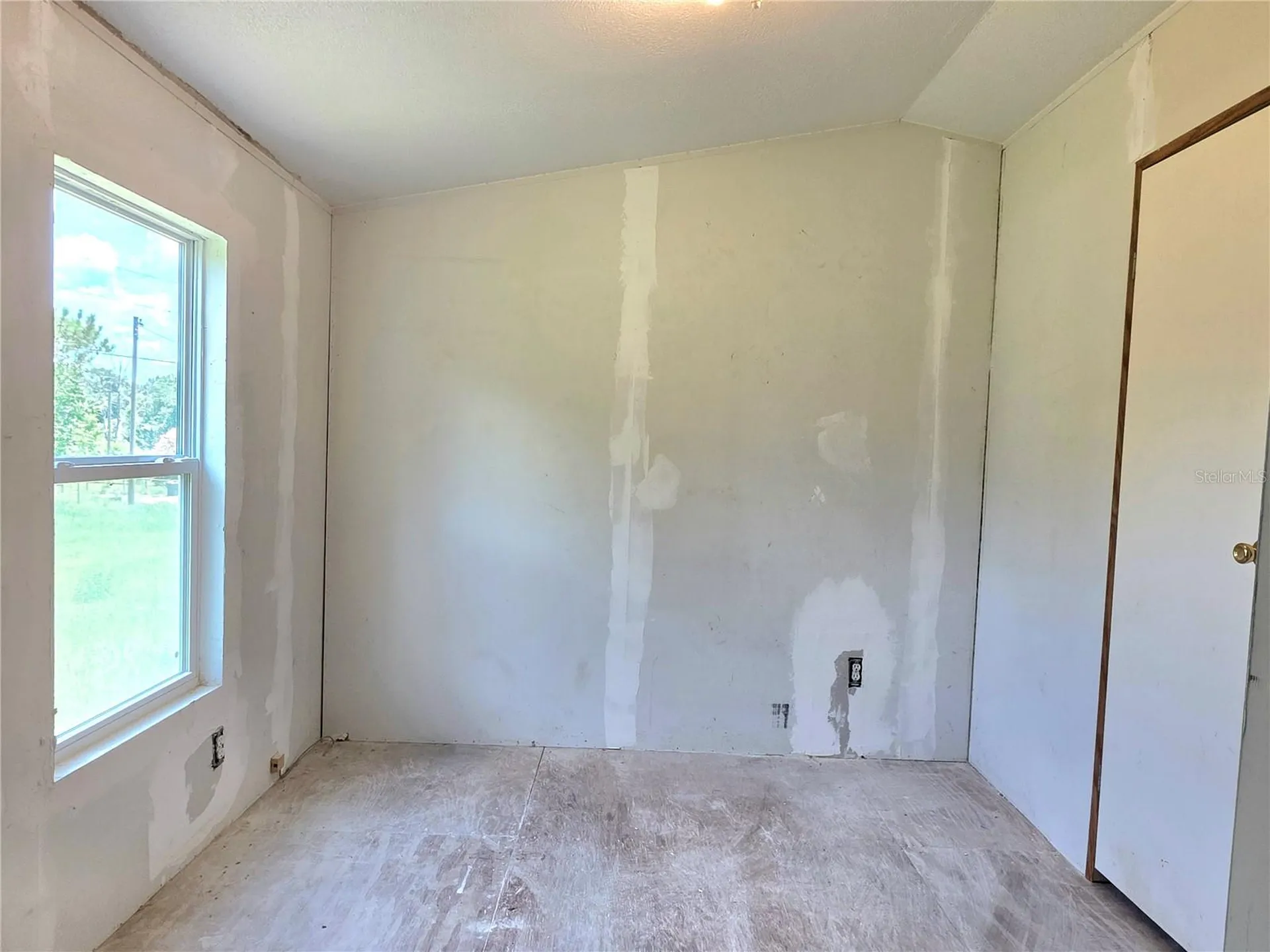 8443 Hamster Drive Zephyrhills FL 33540