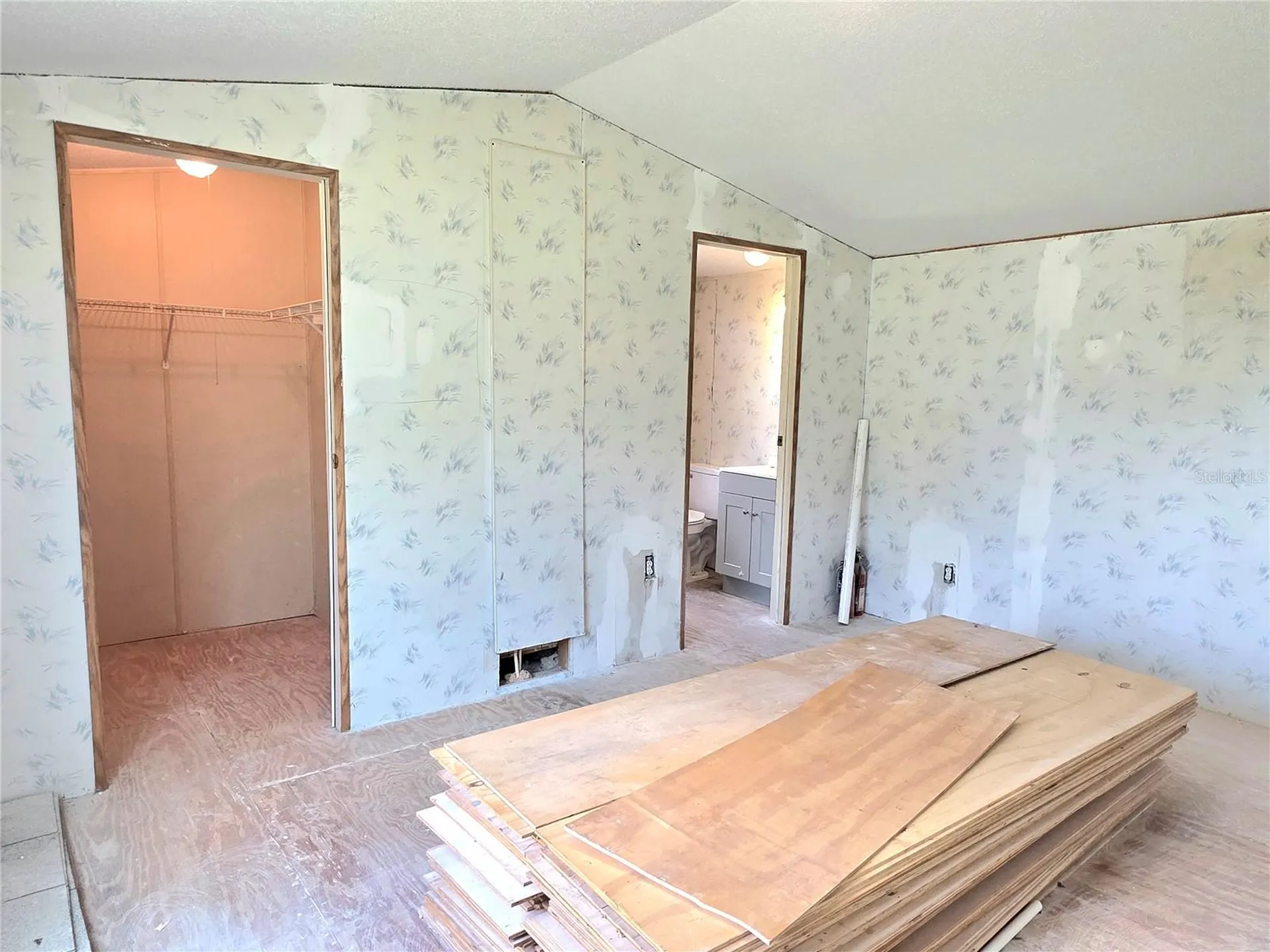 8443 Hamster Drive Zephyrhills FL 33540