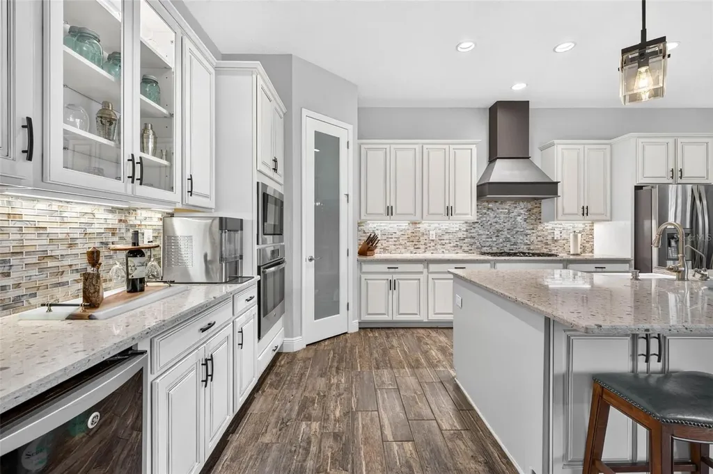 6104 Shadowlake Drive Apollo Beach FL 33572