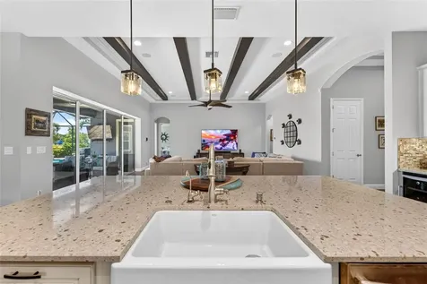 6104 Shadowlake Drive Apollo Beach FL 33572