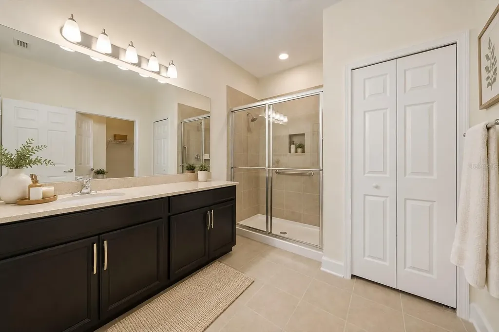 8418 Nandina Drive Sarasota FL 34240