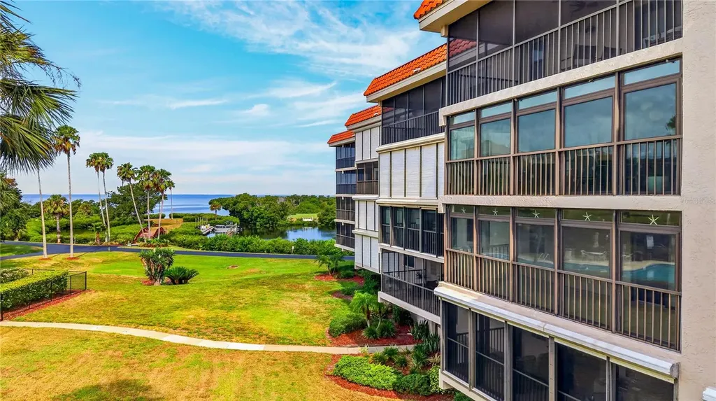 502 S Florida Avenue Tarpon Springs FL 34689