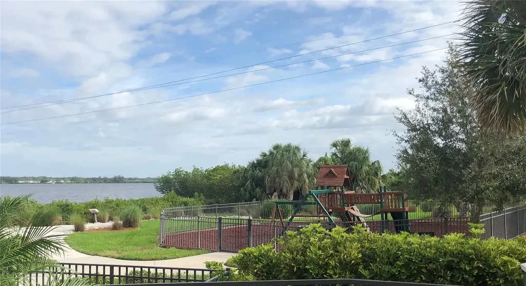 1010 Tidewater Shores Loop Bradenton FL 34208