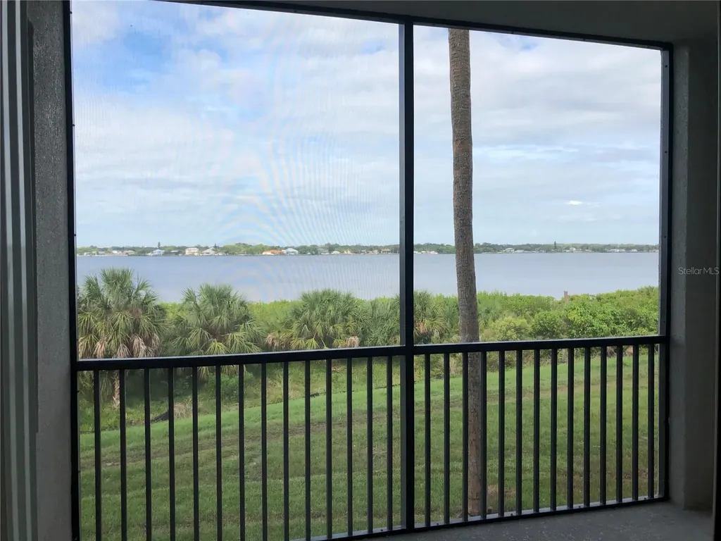 1010 Tidewater Shores Loop Bradenton FL 34208