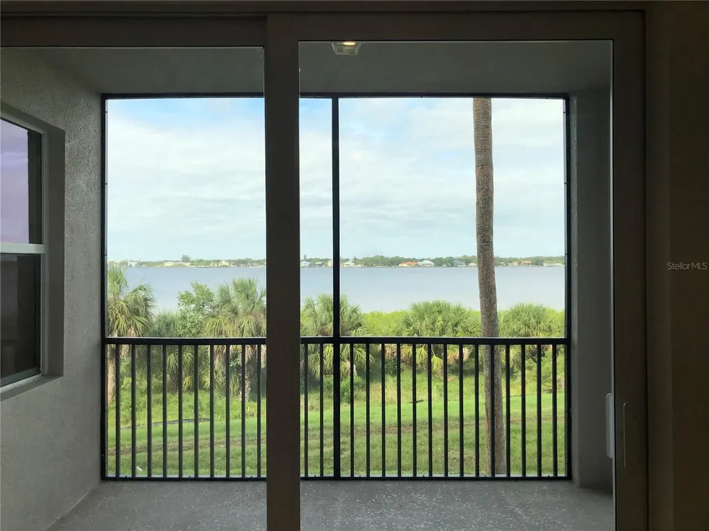 1010 Tidewater Shores Loop Bradenton FL 34208