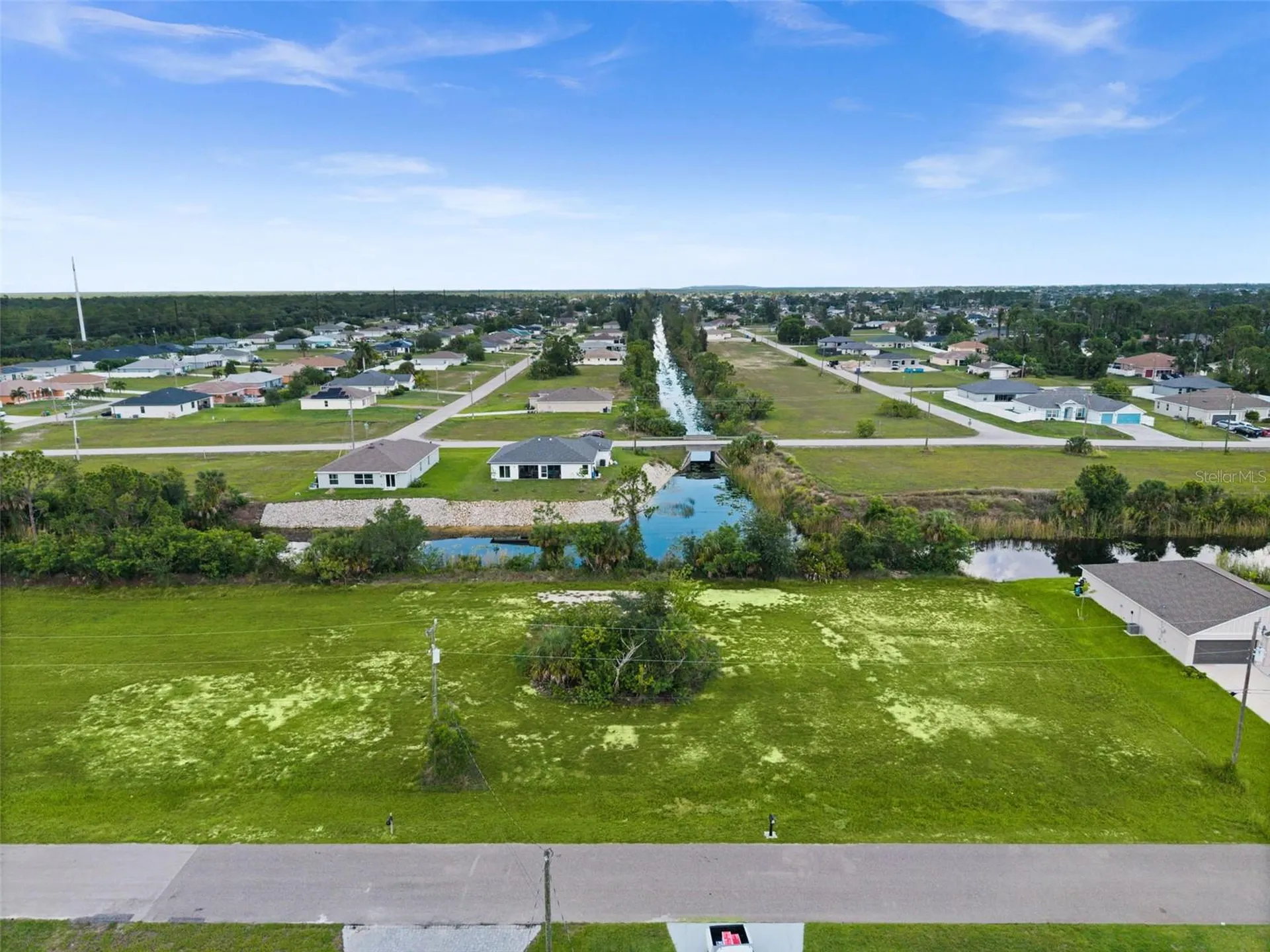 907 NE 32nd Terrace Cape Coral FL 33909