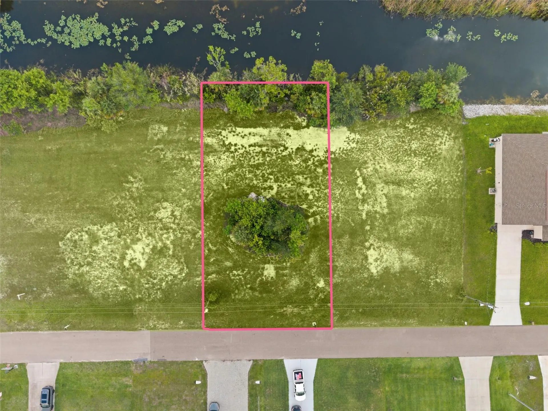 907 NE 32nd Terrace Cape Coral FL 33909