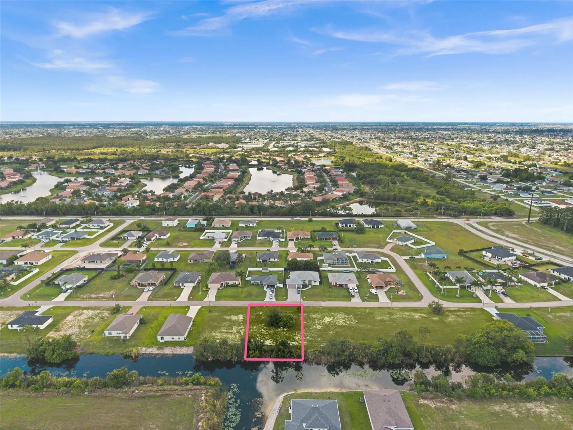 907 NE 32nd Terrace Cape Coral FL 33909