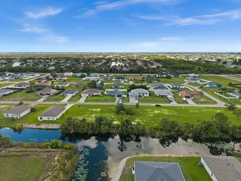 907 NE 32nd Terrace Cape Coral FL 33909