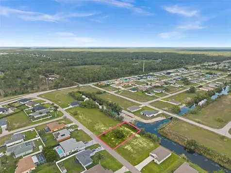 907 NE 32nd Terrace Cape Coral FL 33909