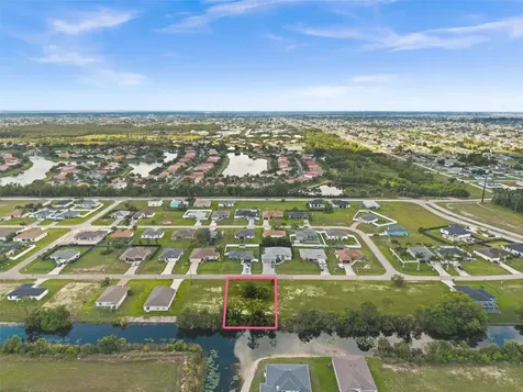 907 NE 32nd Terrace Cape Coral FL 33909