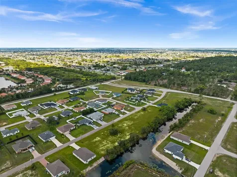 907 NE 32nd Terrace Cape Coral FL 33909