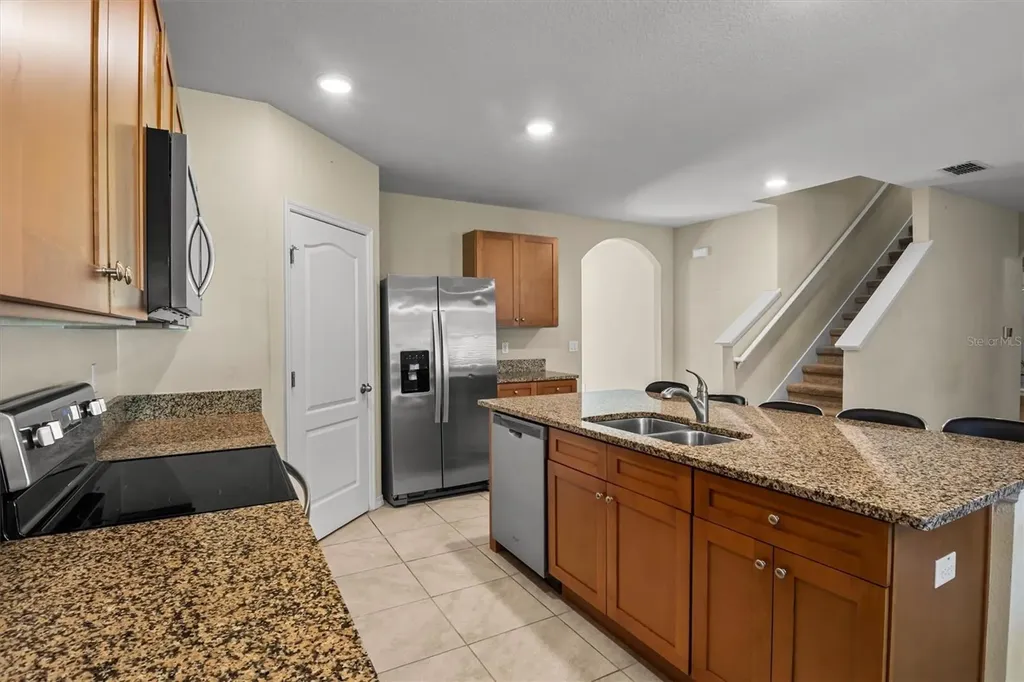 323 Harbour Way Mulberry FL 33860